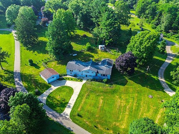 2nd image of 18080 Woodview Ln