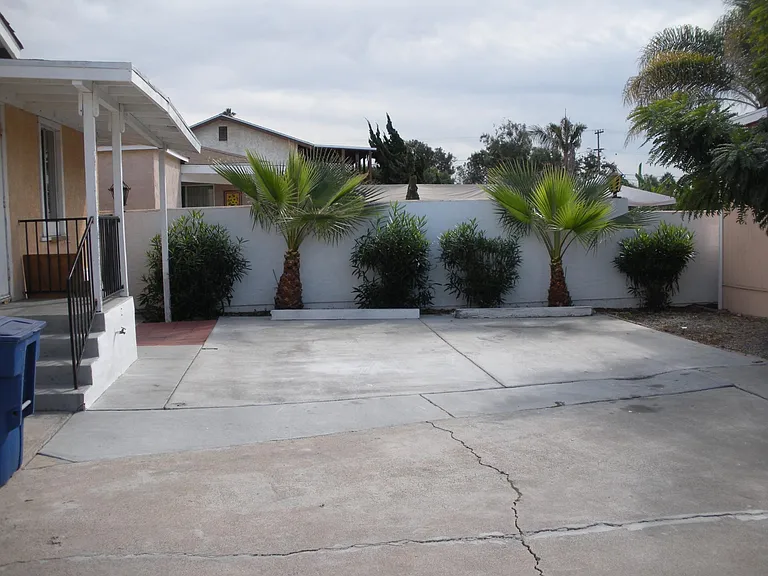1136 Twin Oaks Ave — Photo 9