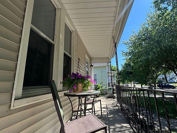 2nd image of 320 Arlington Ave