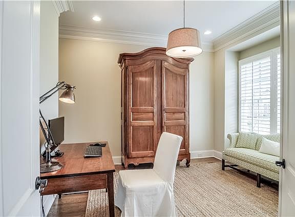 3rd image of 1571 Westhaven Blvd