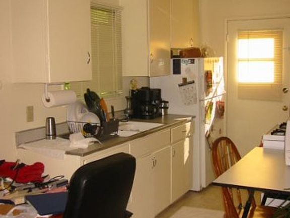 5th image of 175 Crandall Way APT 5