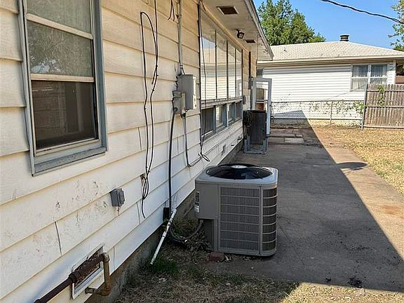 5th image of 1701 Hudson Dr