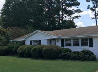 1914 Greenbrier Rd, Florence, AL 35630