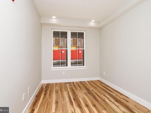 3rd image of 1237 W Tioga St
