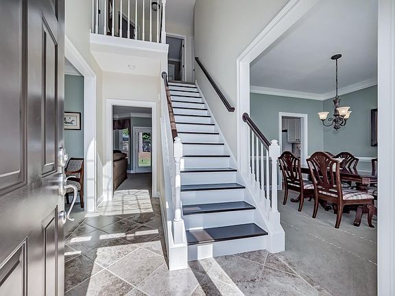 3rd image of 420 Chandler Pond Dr