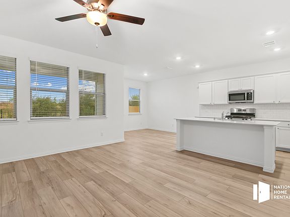 4th image of 14829 Lone Rock Ln