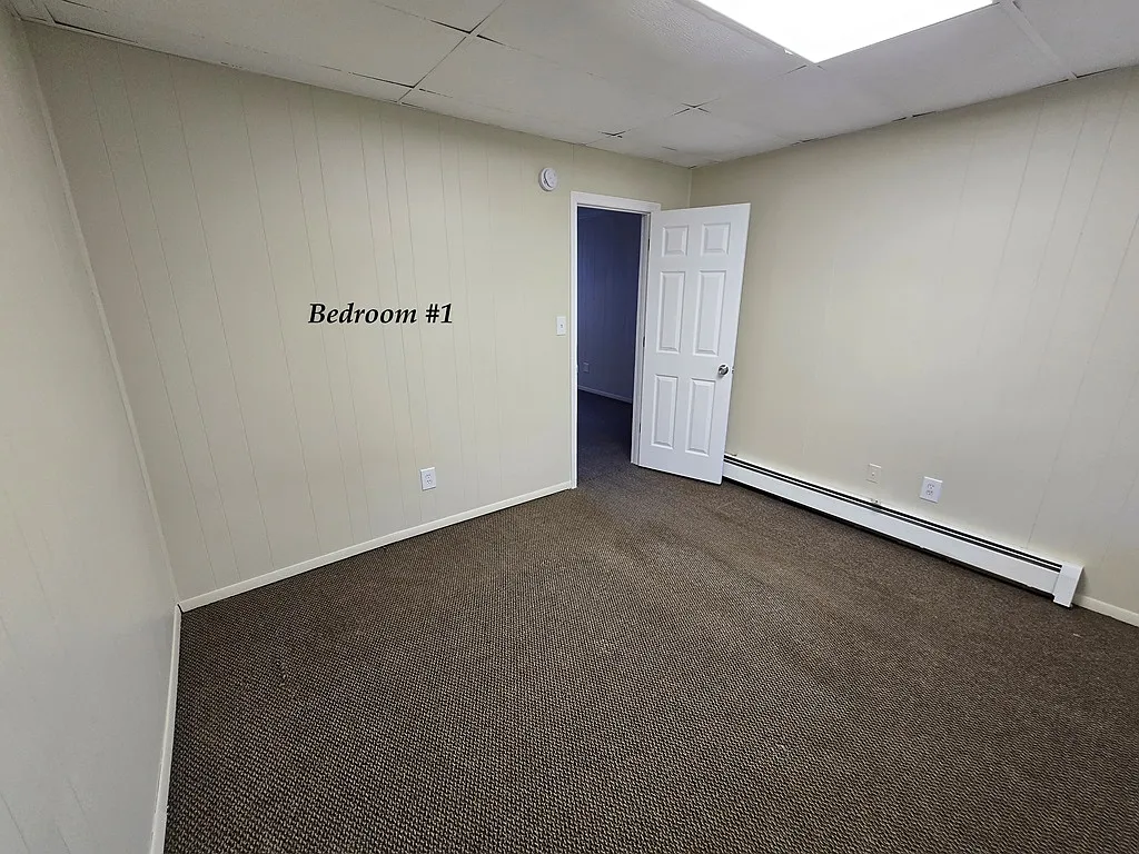 3 bed, 950 sqft, $1,550 — Photo 3