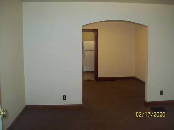 2nd image of 806 N Bradley Ave