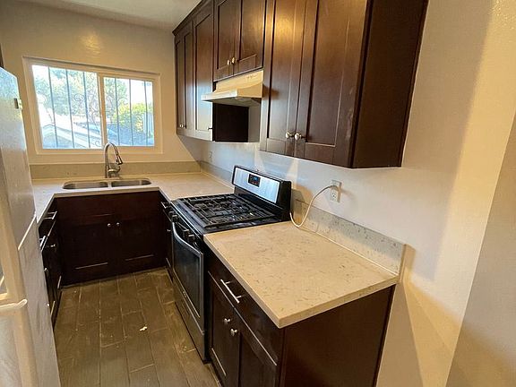 3rd image of 839 N Normandie Ave #6