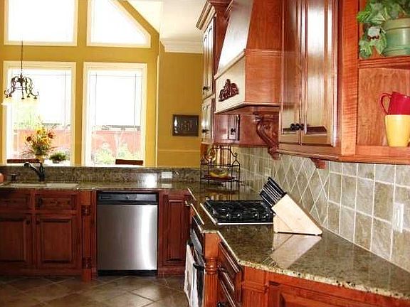 3rd image of 4207 Beau Chene Dr