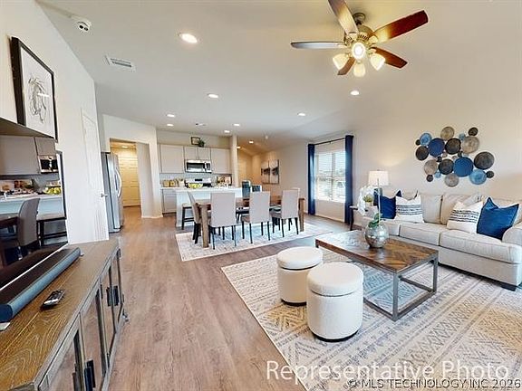 3rd image of 30 Lavender Ave