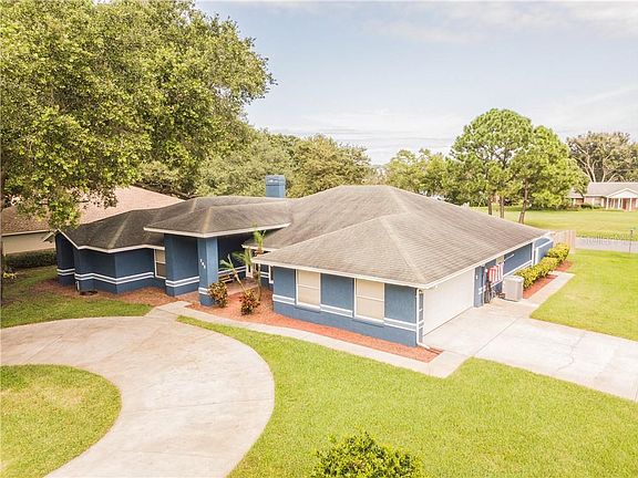 3rd image of 702 Hardy Way