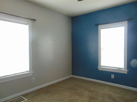 4th image of 832 E Ferguson Ave