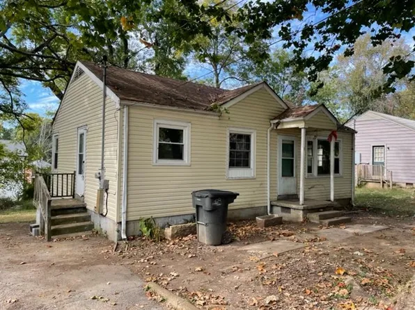 906 E Valley Dr, Columbia, TN 38401