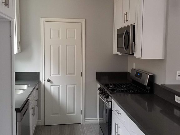 3rd image of 6650 Craner Ave