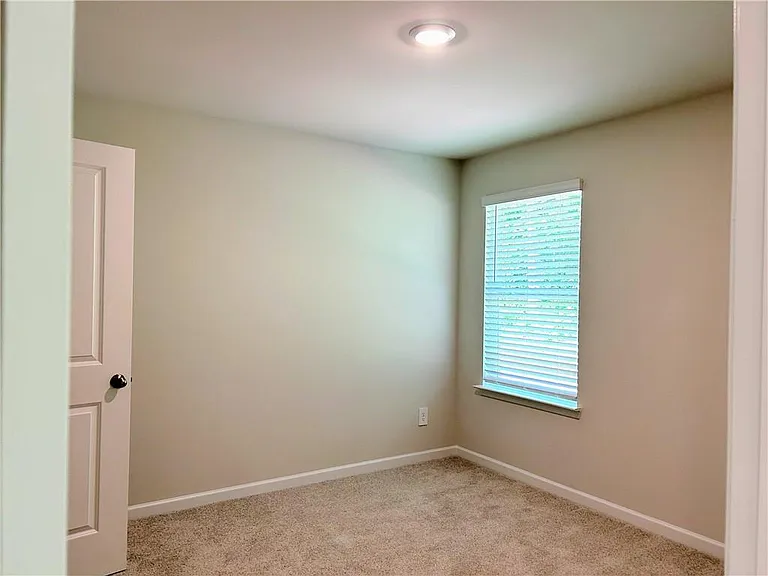7811 Richmond Trl — Photo 12