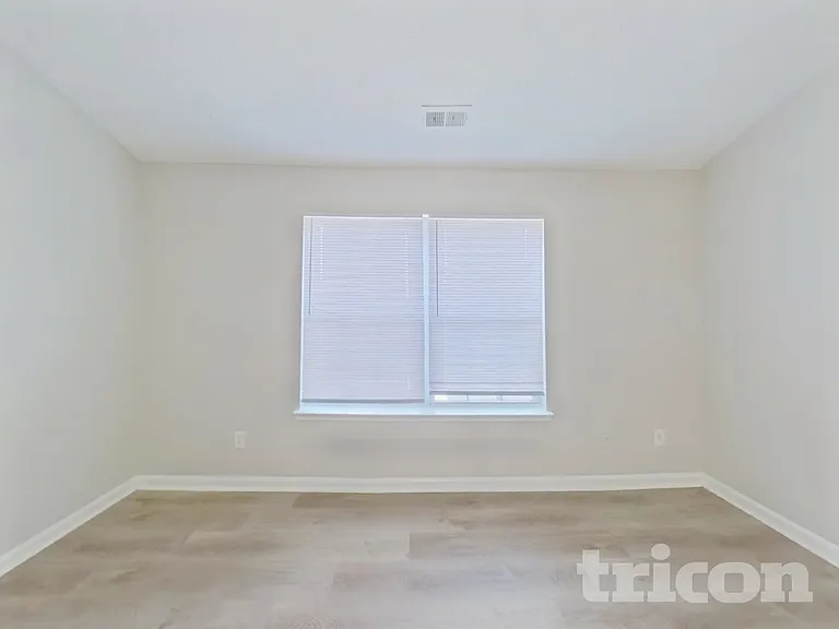 5733 Partin Ln — Photo 3