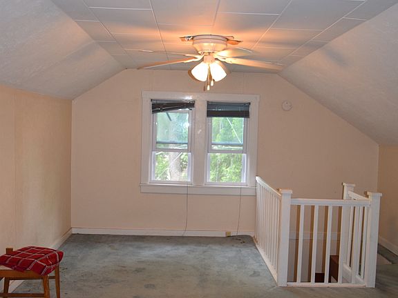 Master Bedroom before new carpet & paint