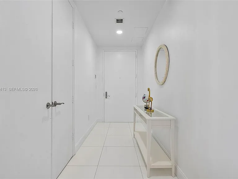 15811 Collins Ave #1205-fl 331 — Photo 4