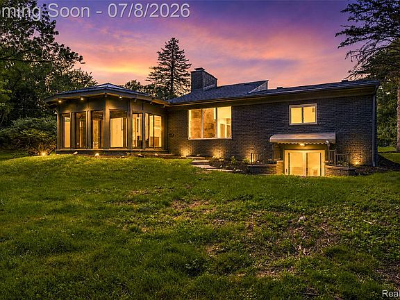3rd image of 4469 Chamberlain Dr