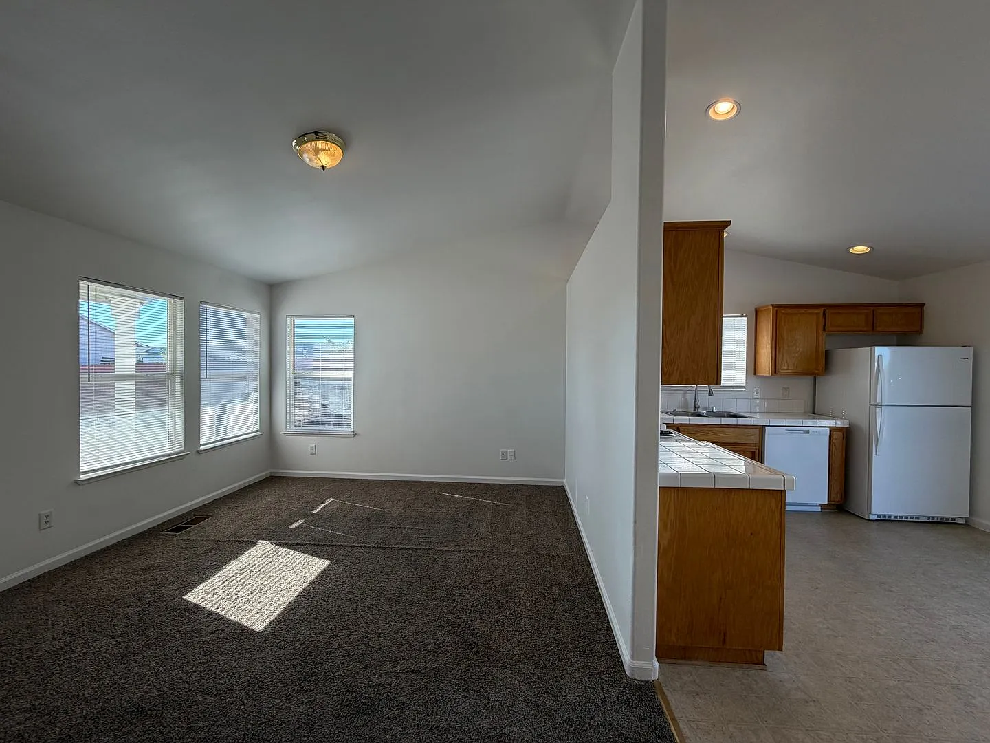 Cozy 3-bedroom home in Donner Trails, Fernley — Photo 3