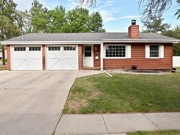 4th image of 404 Yucca Dr