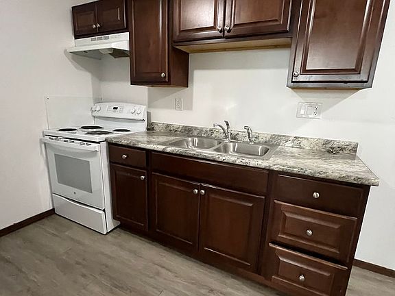 3rd image of 3304 S Kiwanis Ave #4