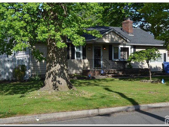 2nd image of 2202 Murray Ave