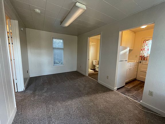2nd image of 956 San Benito St APT D