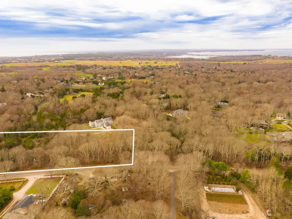 233 Magee St, Southampton, NY 11968