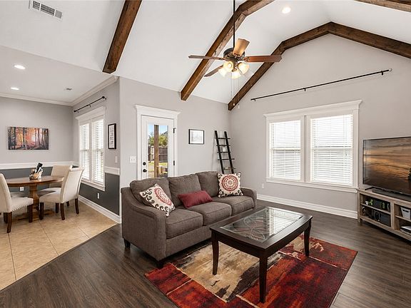 5th image of 2803 Hazelnut Ave