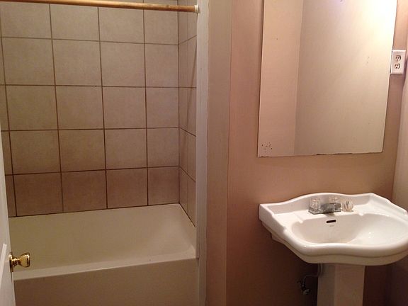 5th image of 2960 Pierpont Ave