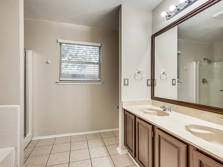 5816 Stone Meadow Ln — Photo 8