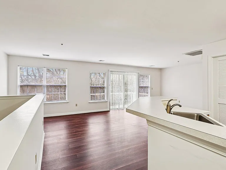 Autumn Park Apartments — Photo 14