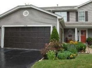 1006 Oak Ridge Dr, Streamwood, IL 60107