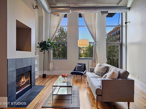 3rd image of 758 N Larrabee St APT 222