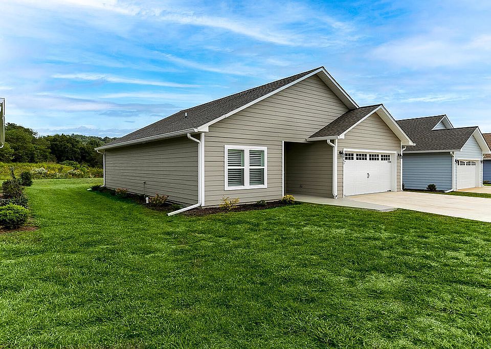 1st image of 194 Riverwalk Cir