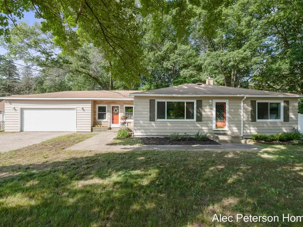 15678 Mercury Dr, Grand Haven, MI 49417