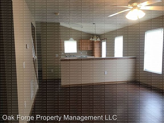 5th image of 921 Charles St