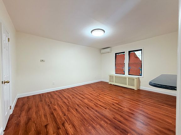 5th image of 2328 Esplanade #2F