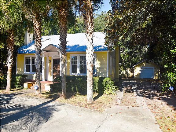 3rd image of 231 Avenue E
