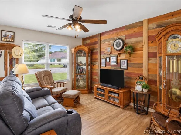 307 N Oak St, Eldon, MO 65026