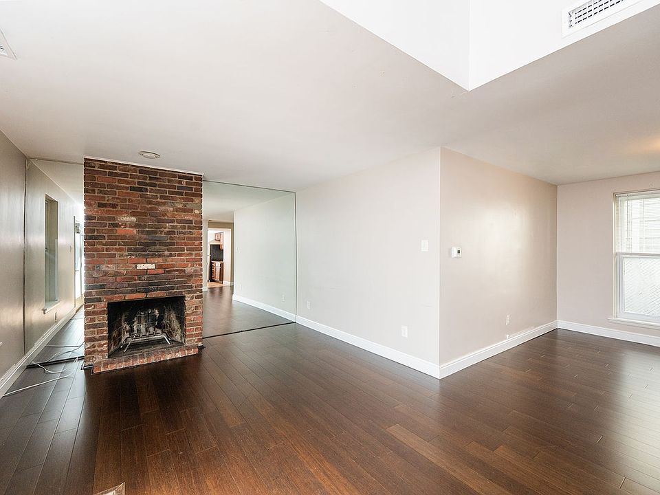 1st image of 734 Maryland Ave Floor 1