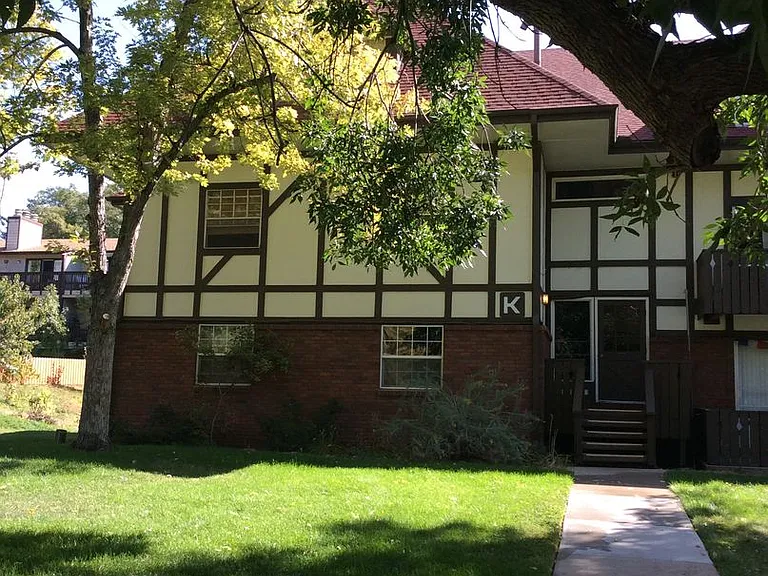 3250 Oneal Cir #K32 — Photo 1
