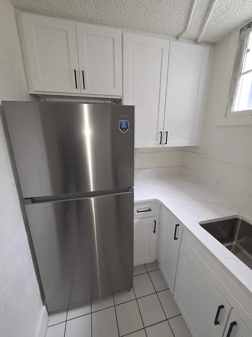 828 E 100 S - 828 E Unit 6 — Photo 3