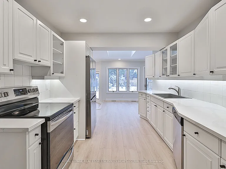 27 Southlea Ave — Photo 16