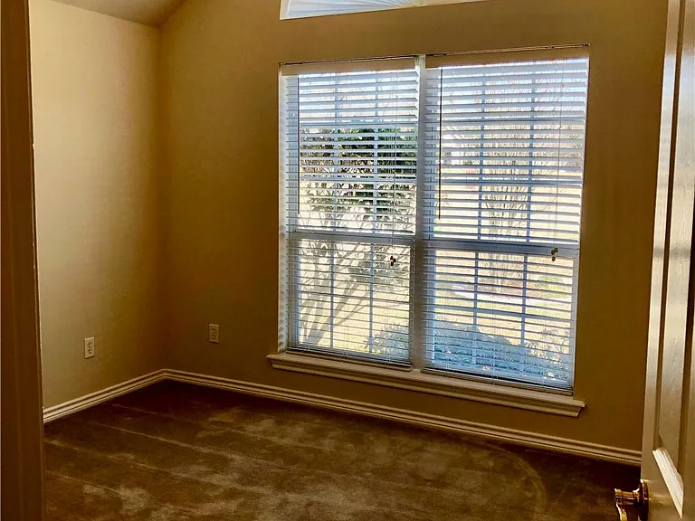 2379 Kendal Green Cir — Photo 12