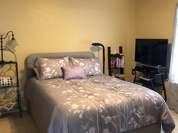 4th image of 5 Pinehurst Dr #5