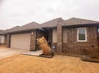 17517 Black Hawk Dr, Edmond, OK 73013