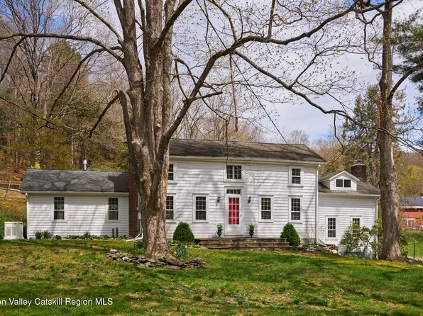 457 Round Lake Road, Rhinebeck, NY 12572